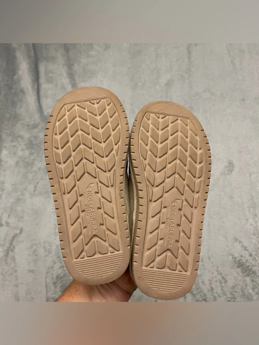 Koolaburra by UGG 1159670K Sand BURREE SLIPPERS Faux Fur Lining Size 1